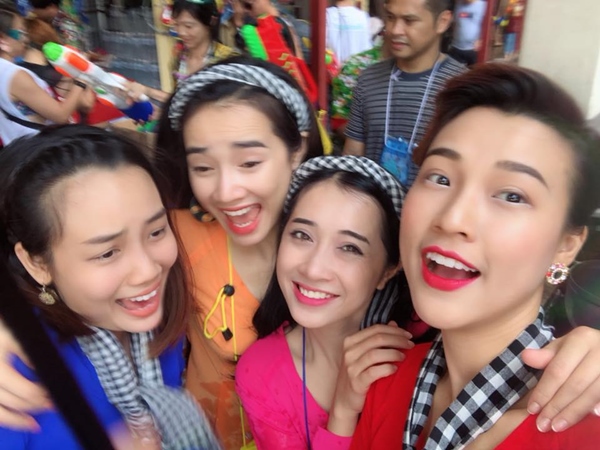 Mặc Trường Giang lủi thủi, Nhã Phương sang Thái quậy tưng thế này Mặc Trường Giang lủi thủi, Nhã Phương sang Thái quậy tưng thế này